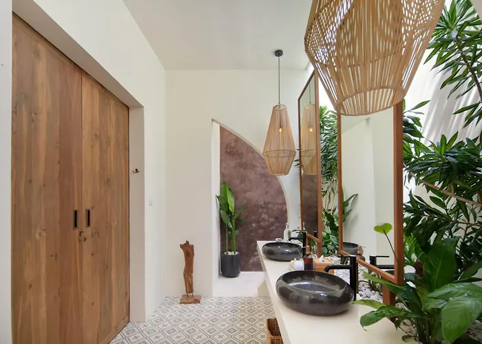 Pawikan - Stylish Tropical 4br With Private Pool In Center Villa *