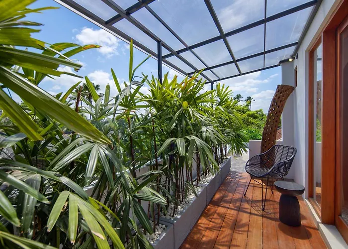 Pawikan - Stylish Tropical 4br With Private Pool In Center