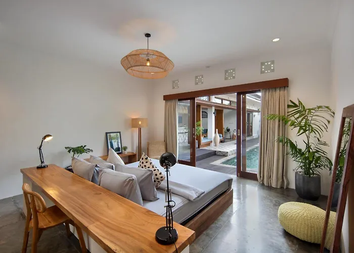 Villa Pawikan - Stylish Tropical 4br With Private Pool In Center Seminyak